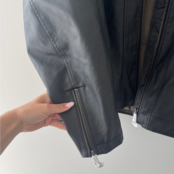 FREE PEOPLE NEW Vinny Vegan Black Bomber L - Picture 8 of 9